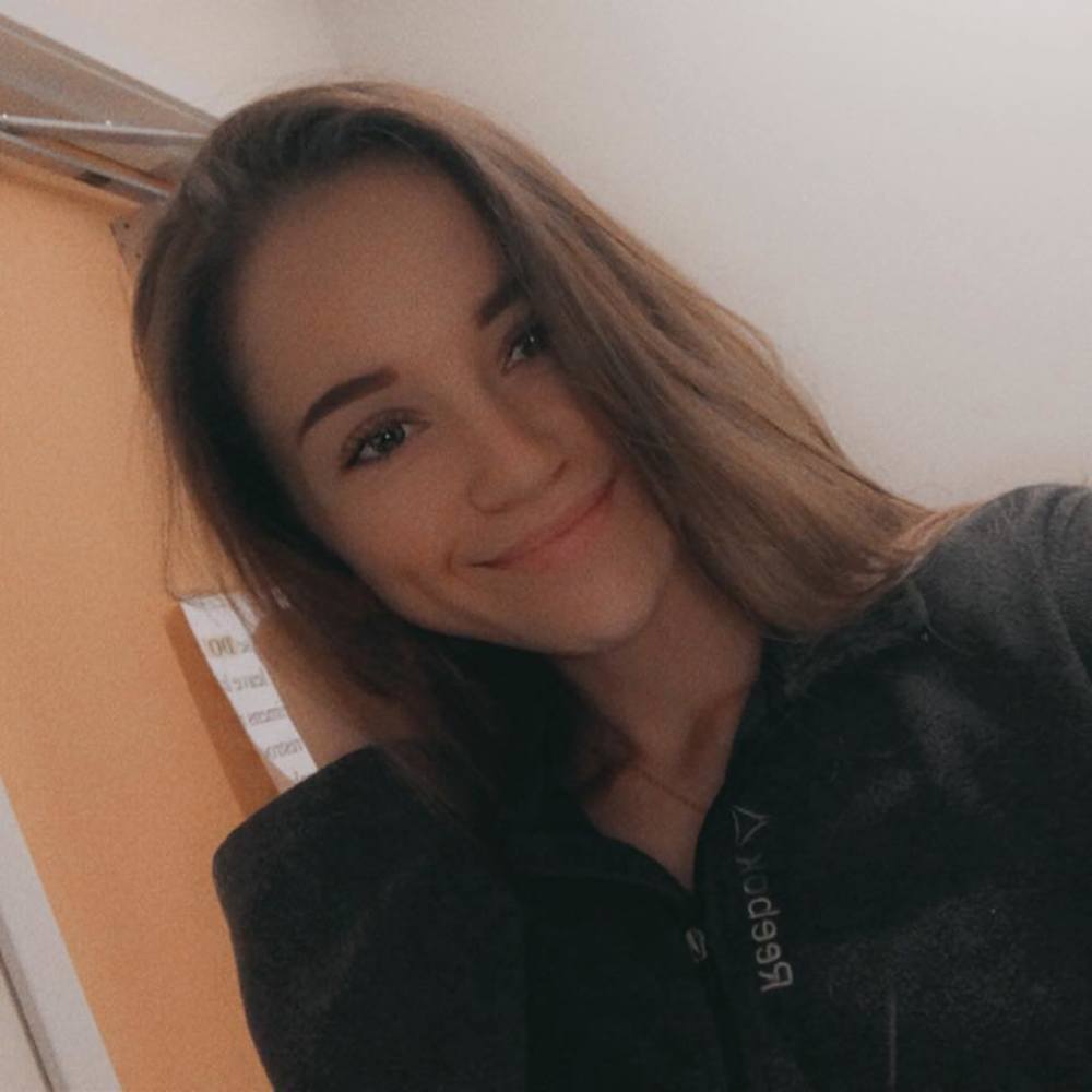 Meet your Posher, Kayla